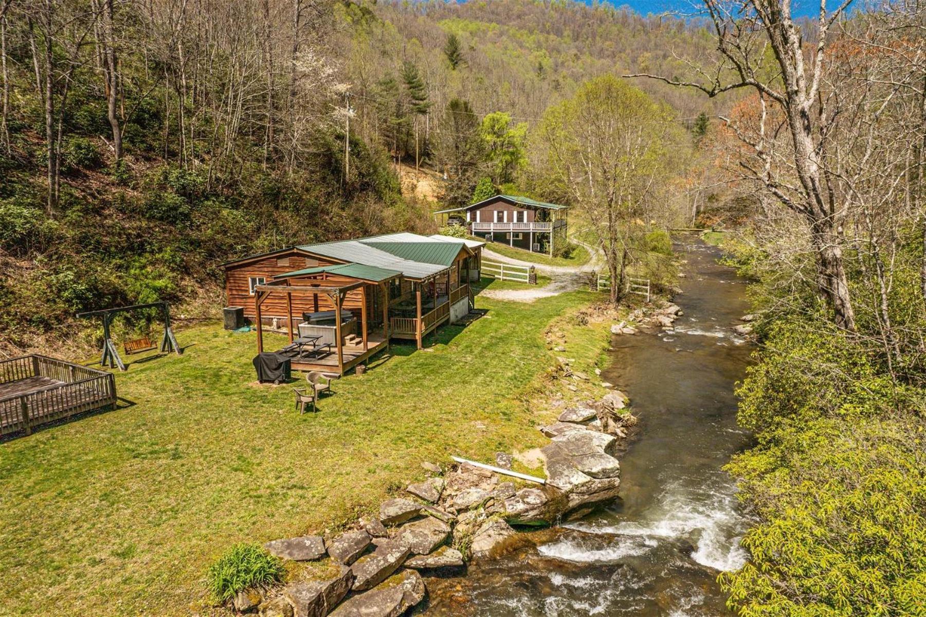 Waterfall Hideaway Брайсон-Сіті Екстер'єр фото
